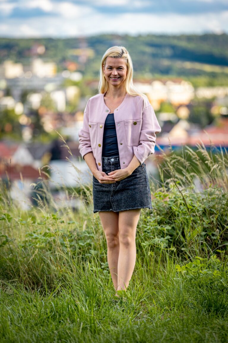 Mgr. Karolina Doležílková Nedomová